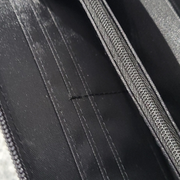 Black and White Lace Design Wristlet Wallet - Picture 5 of 8